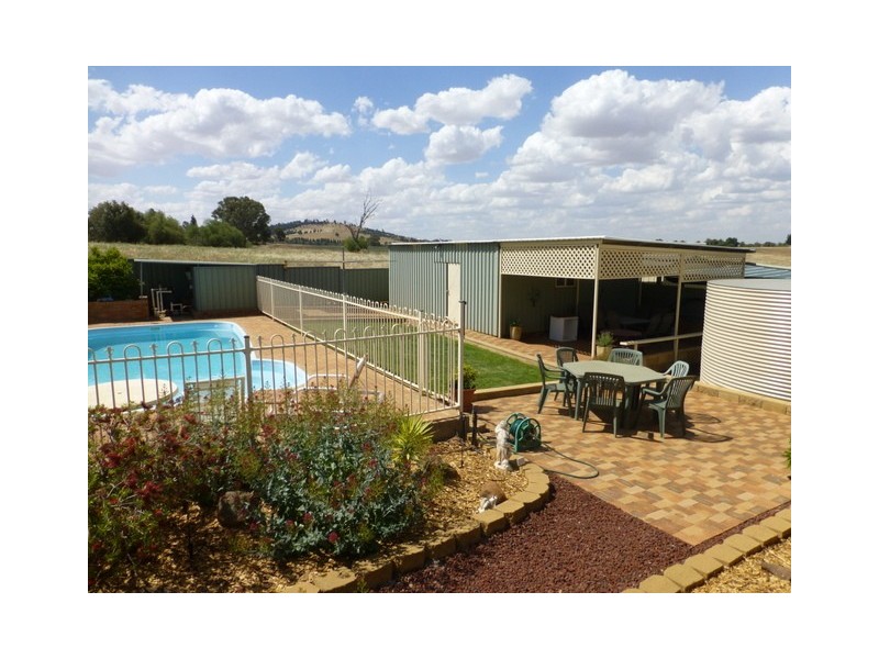 12 Hillcrest Avenue, Parkes NSW 2870