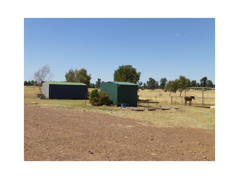 103 Heraghty Road, Parkes NSW 2870