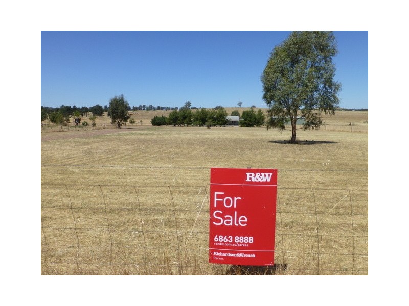 103 Heraghty Road, Parkes NSW 2870