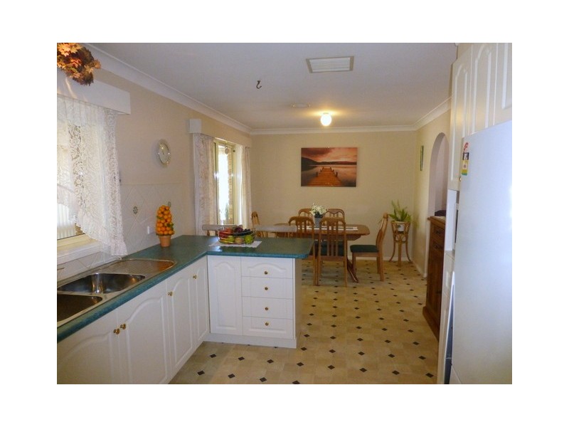 1 Kingsford Avenue, Parkes NSW 2870