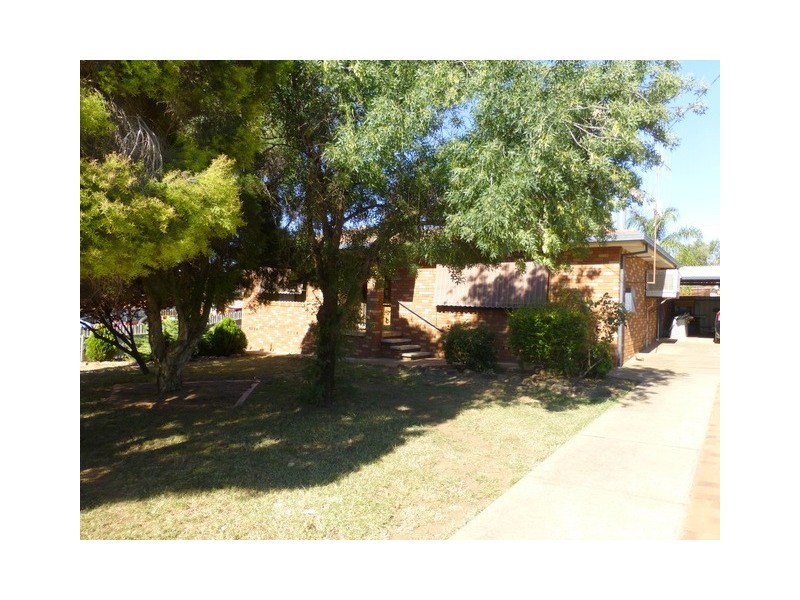 13 Fisher Street, Parkes NSW 2870