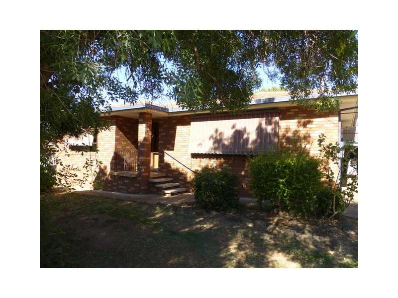 13 Fisher Street, Parkes NSW 2870