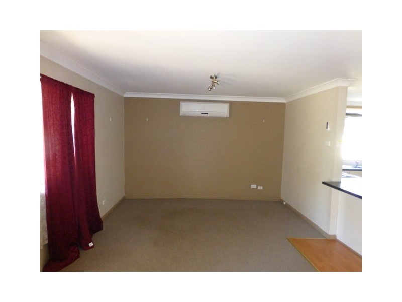 12 Paterson Street, Parkes NSW 2870