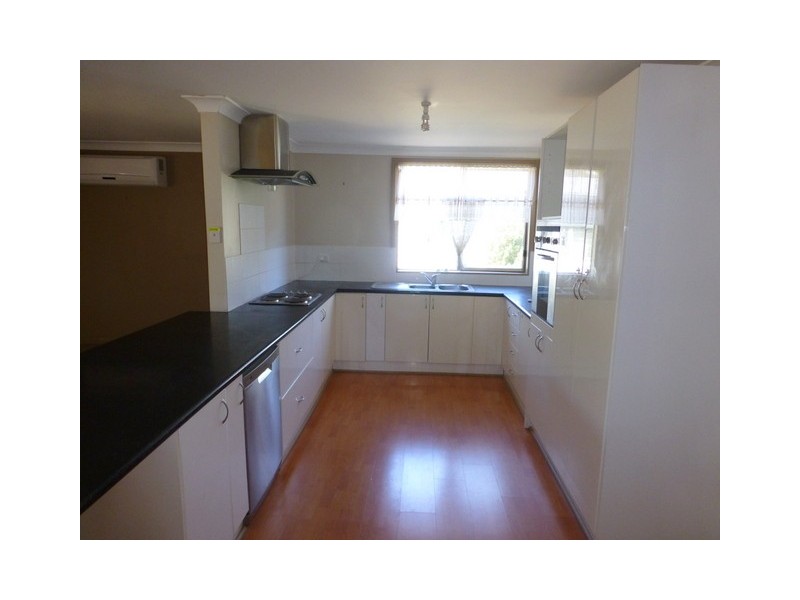 12 Paterson Street, Parkes NSW 2870
