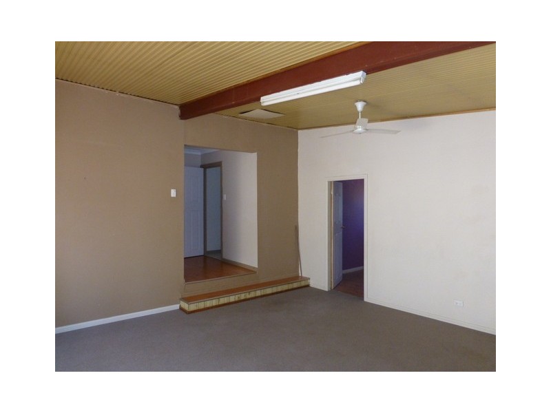 12 Paterson Street, Parkes NSW 2870