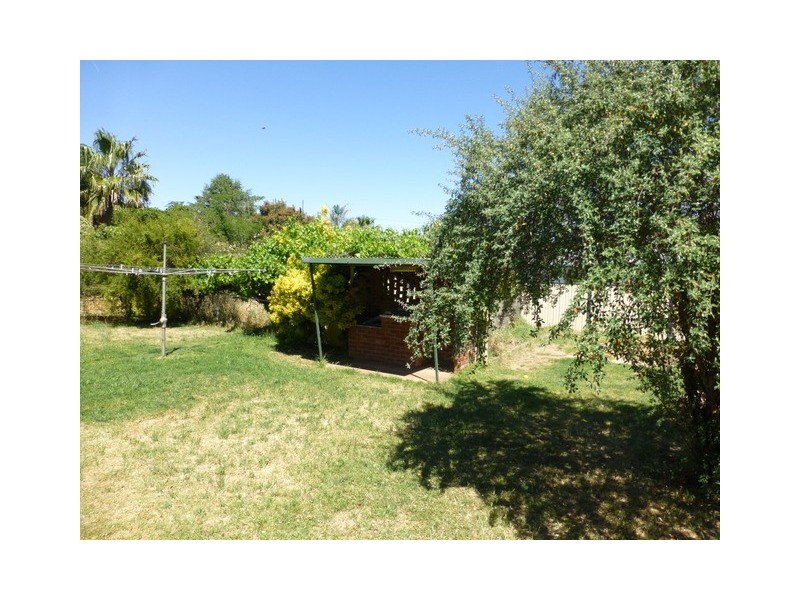 12 Paterson Street, Parkes NSW 2870