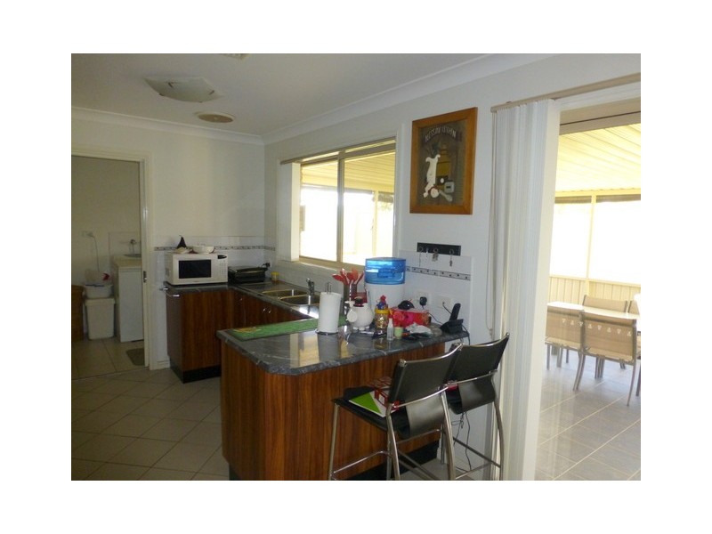 4 Mossgiel Place, Parkes NSW 2870