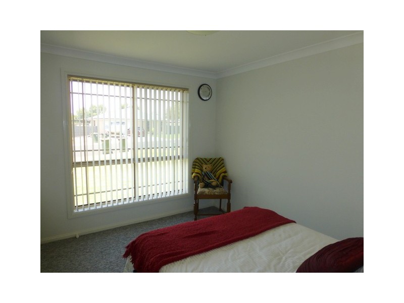 4 Mossgiel Place, Parkes NSW 2870