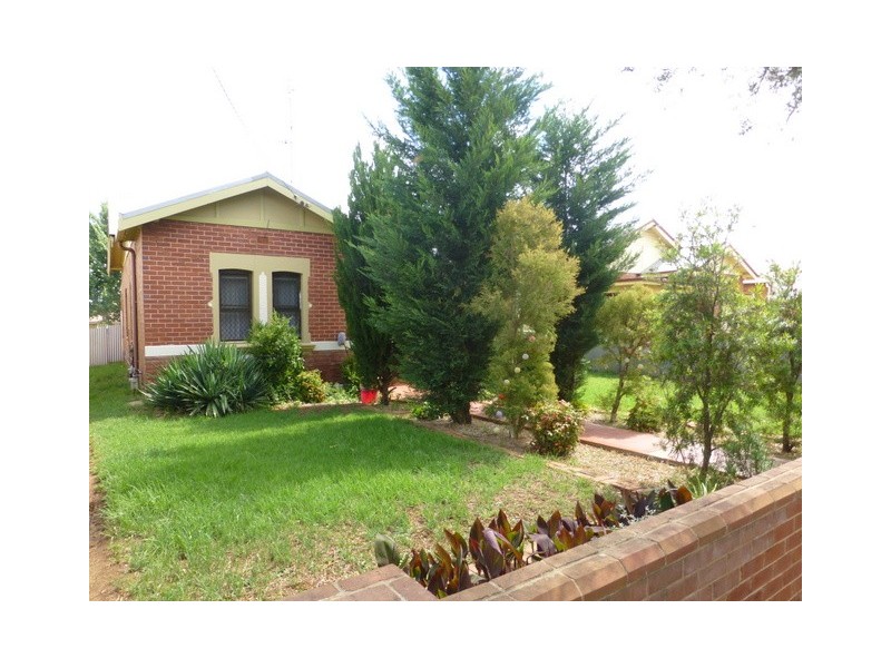 65 Dalton Street, Parkes NSW 2870