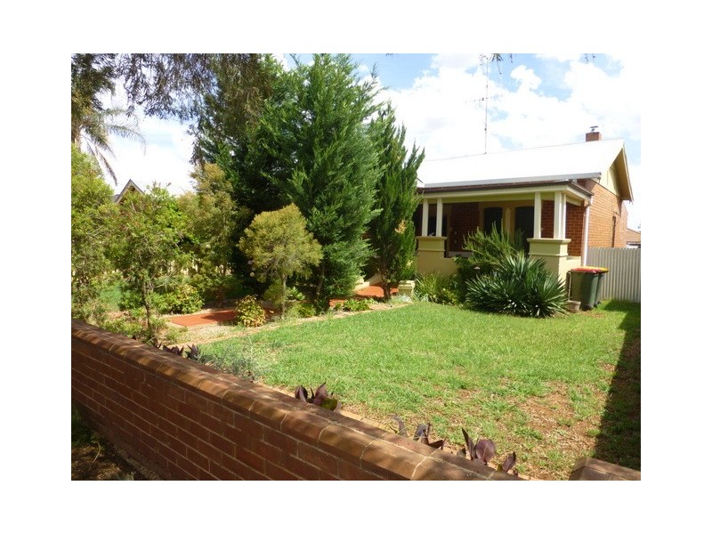 65 Dalton Street, Parkes NSW 2870