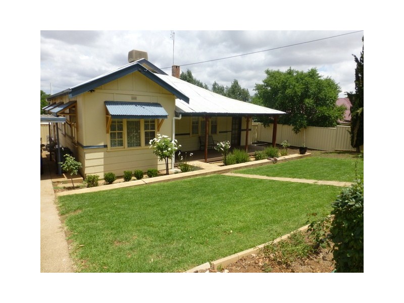 9 Gap Street, Parkes NSW 2870