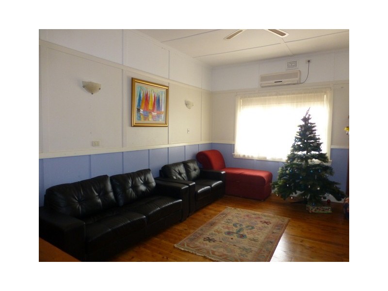 9 Gap Street, Parkes NSW 2870
