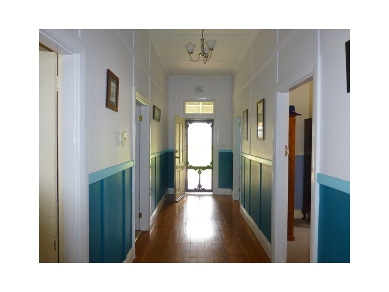 9 Gap Street, Parkes NSW 2870