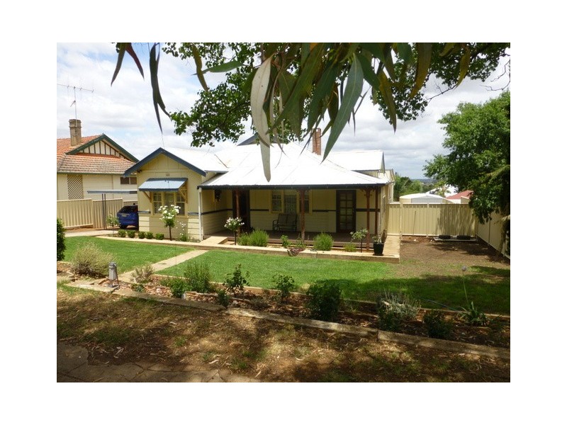 9 Gap Street, Parkes NSW 2870