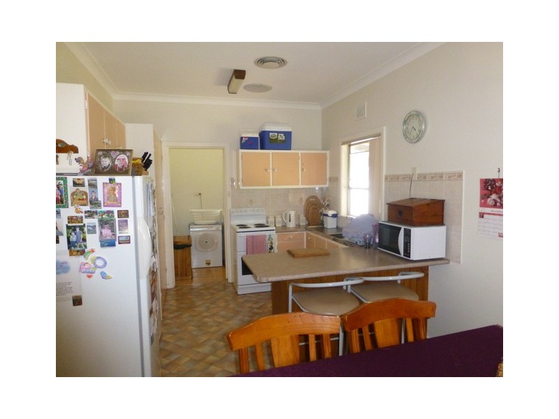 5 Brolgan Road, Parkes NSW 2870