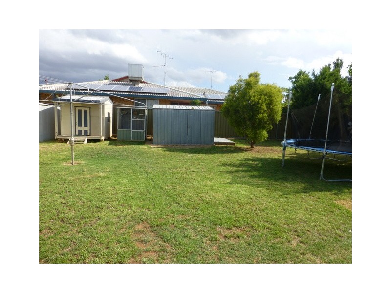 5 Brolgan Road, Parkes NSW 2870