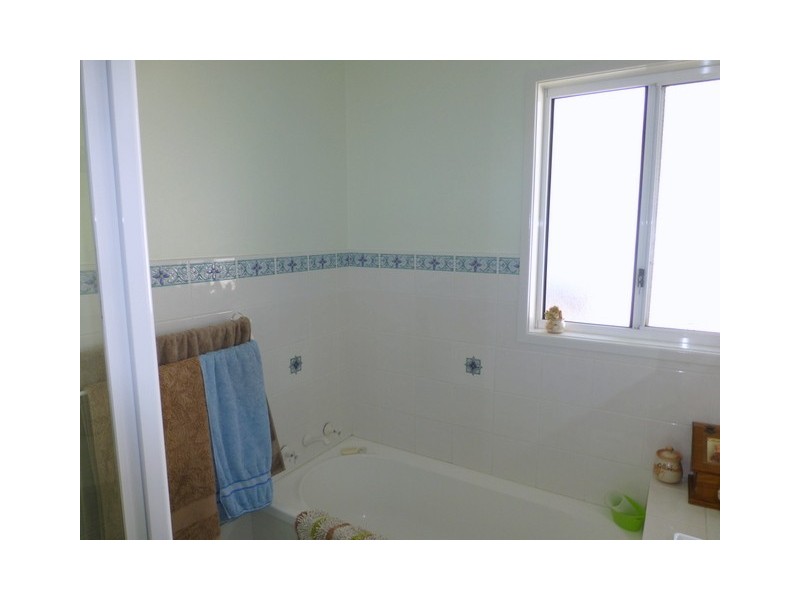 5 Brolgan Road, Parkes NSW 2870