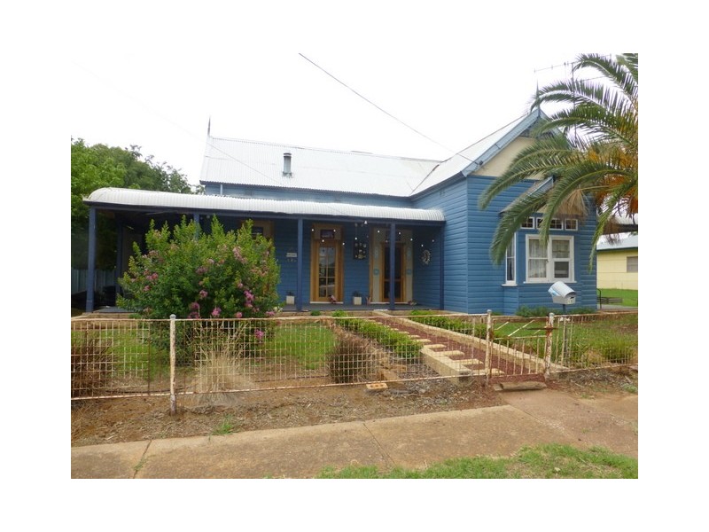 13 Hutton Street, Trundle NSW 2875