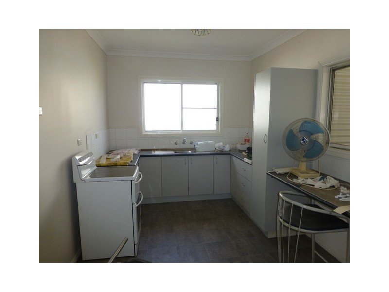 10 Oxley Street, Parkes NSW 2870