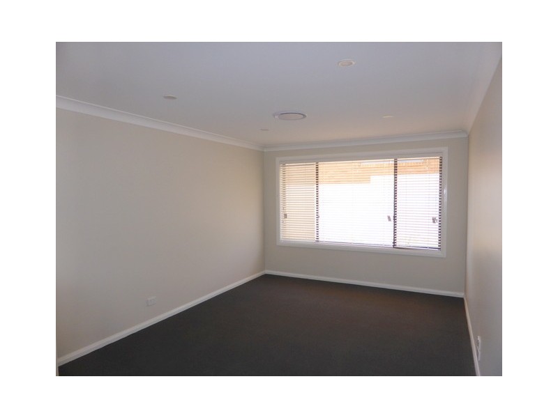 6 Jones Street, Parkes NSW 2870