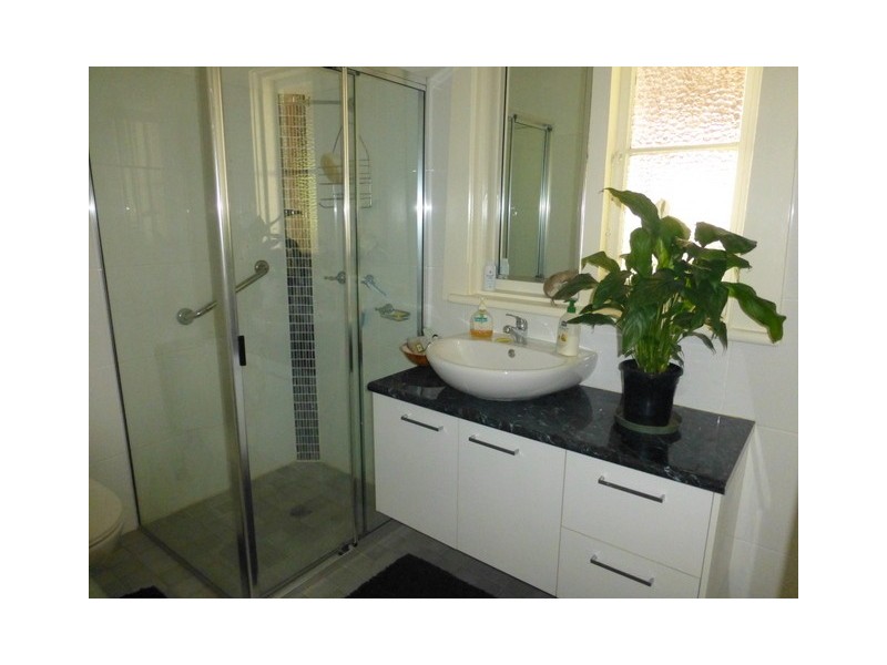 8 East Street, Parkes NSW 2870