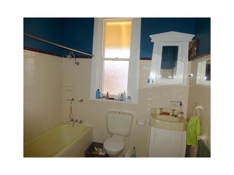 8 East Street, Parkes NSW 2870