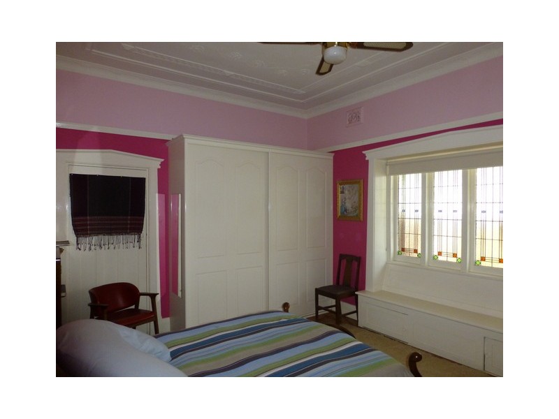 8 East Street, Parkes NSW 2870