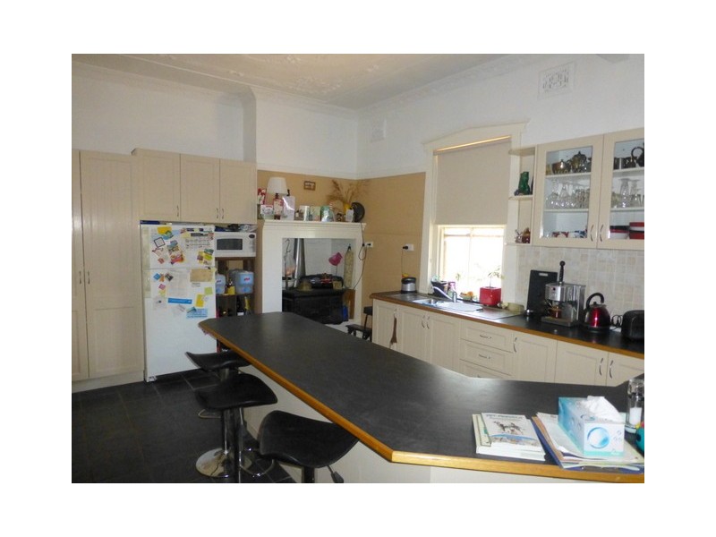 8 East Street, Parkes NSW 2870