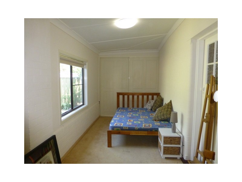 8 East Street, Parkes NSW 2870