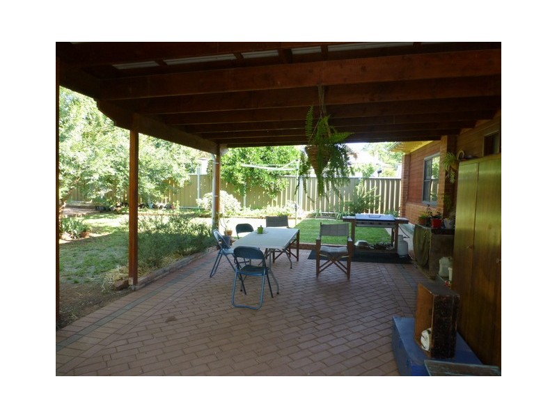 8 East Street, Parkes NSW 2870