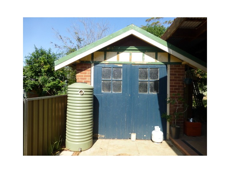 8 East Street, Parkes NSW 2870