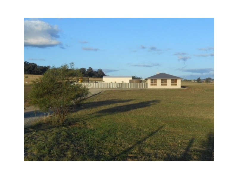 10A No Mistake Lane, Parkes NSW 2870