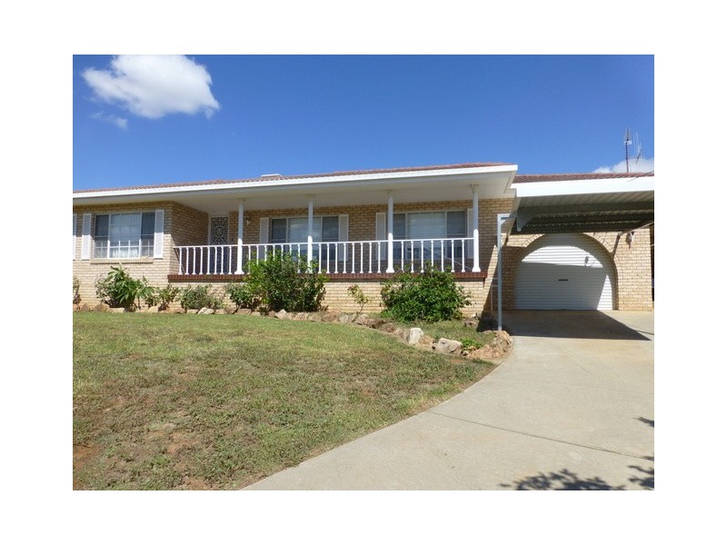 16 Jones Street, Parkes NSW 2870