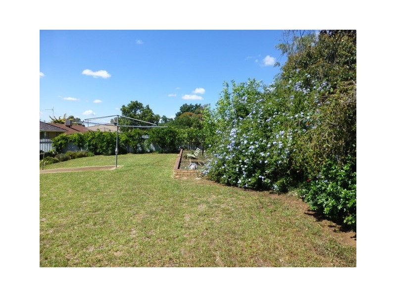 16 Jones Street, Parkes NSW 2870