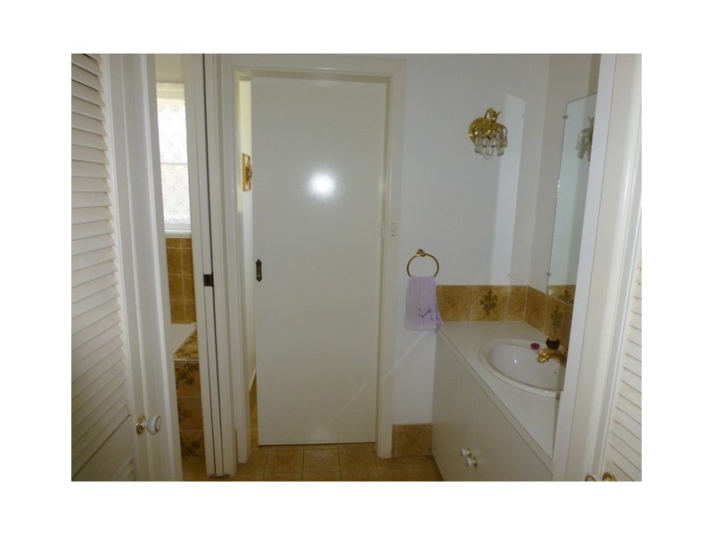 16 Jones Street, Parkes NSW 2870