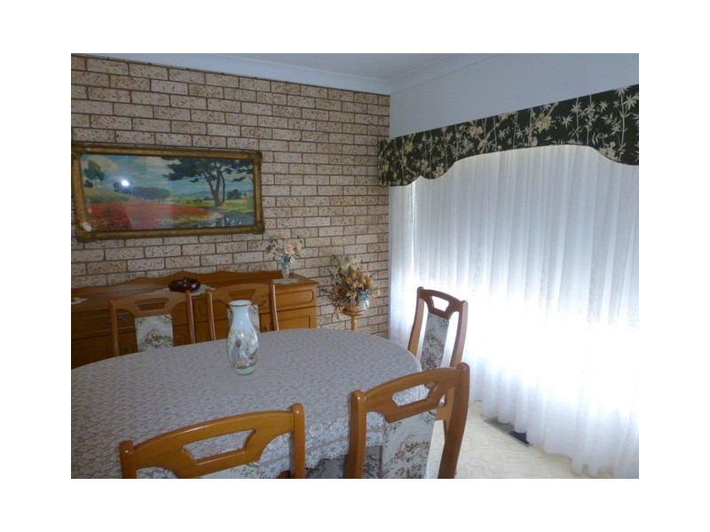 16 Jones Street, Parkes NSW 2870