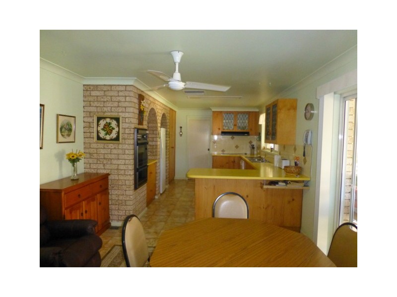 16 Jones Street, Parkes NSW 2870