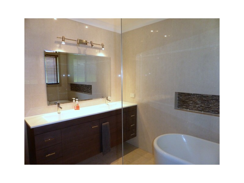 9 Thornbury Street, Parkes NSW 2870