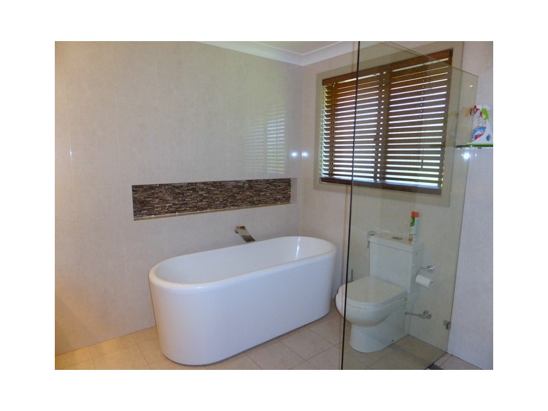 9 Thornbury Street, Parkes NSW 2870