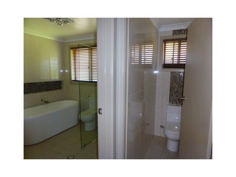 9 Thornbury Street, Parkes NSW 2870