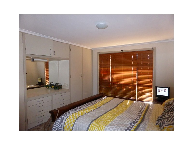 9 Thornbury Street, Parkes NSW 2870