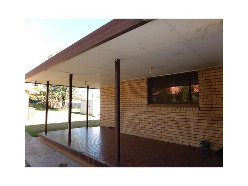 9 Thornbury Street, Parkes NSW 2870