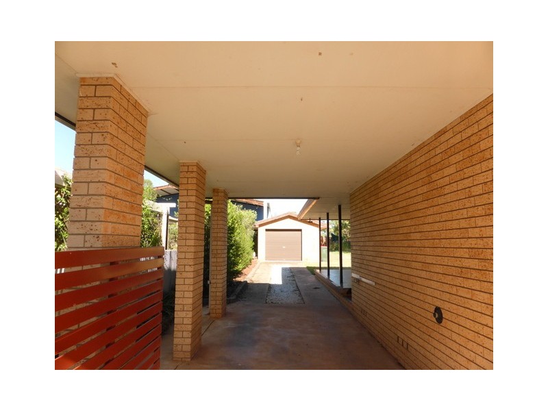 9 Thornbury Street, Parkes NSW 2870