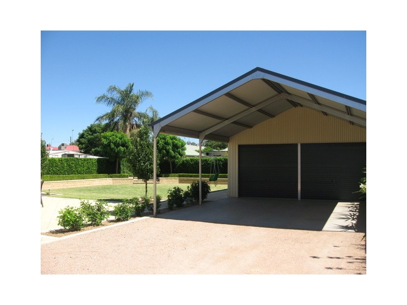 6 Rees Avenue, Parkes NSW 2870