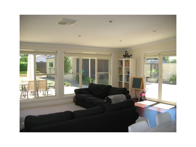 6 Rees Avenue, Parkes NSW 2870