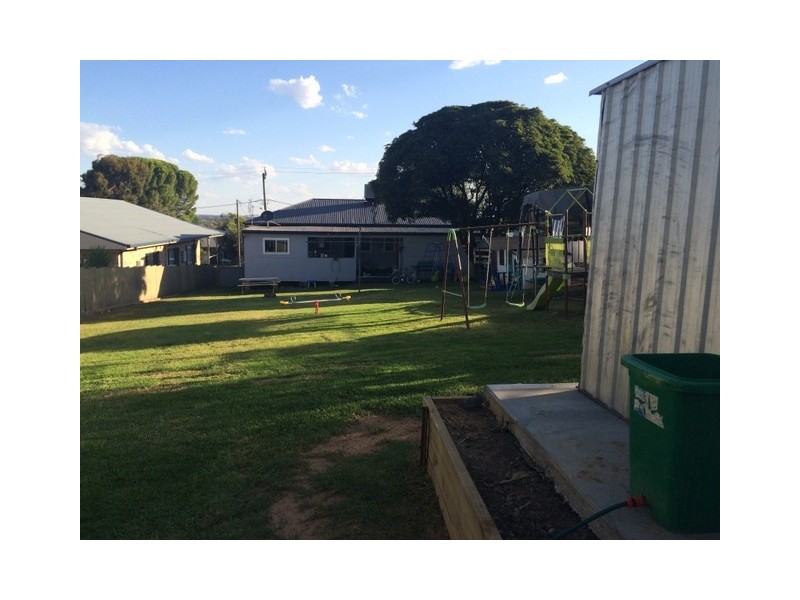 2 Kookaburra Street, Parkes NSW 2870