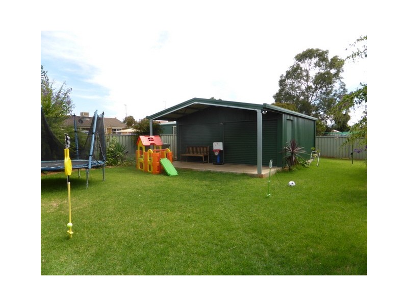 2 Thomas Tom Cres, Parkes NSW 2870