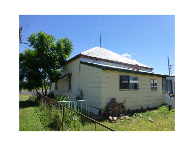 11 Bogan Street, Peak Hill NSW 2869