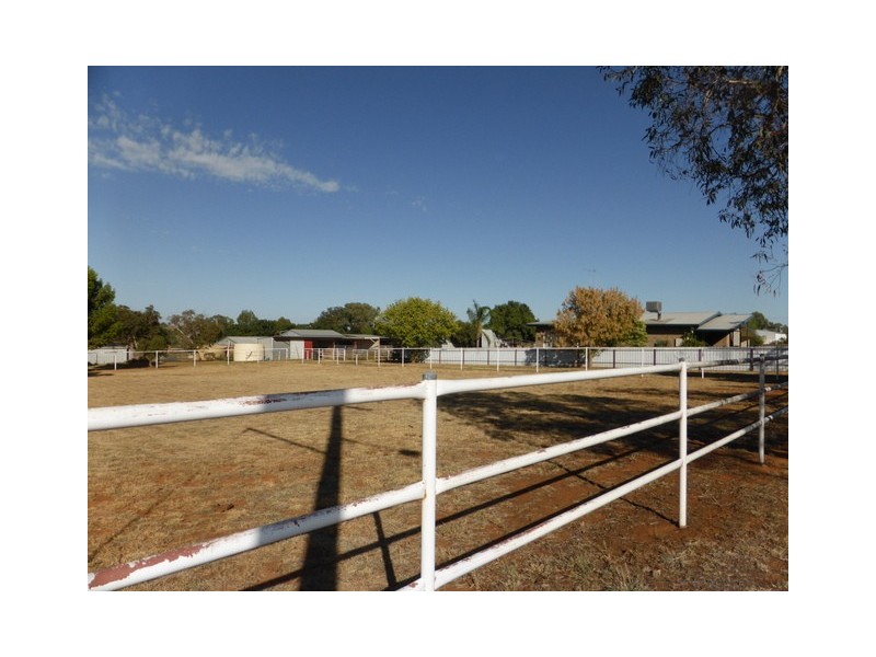 129 Victoria Street, Parkes NSW 2870