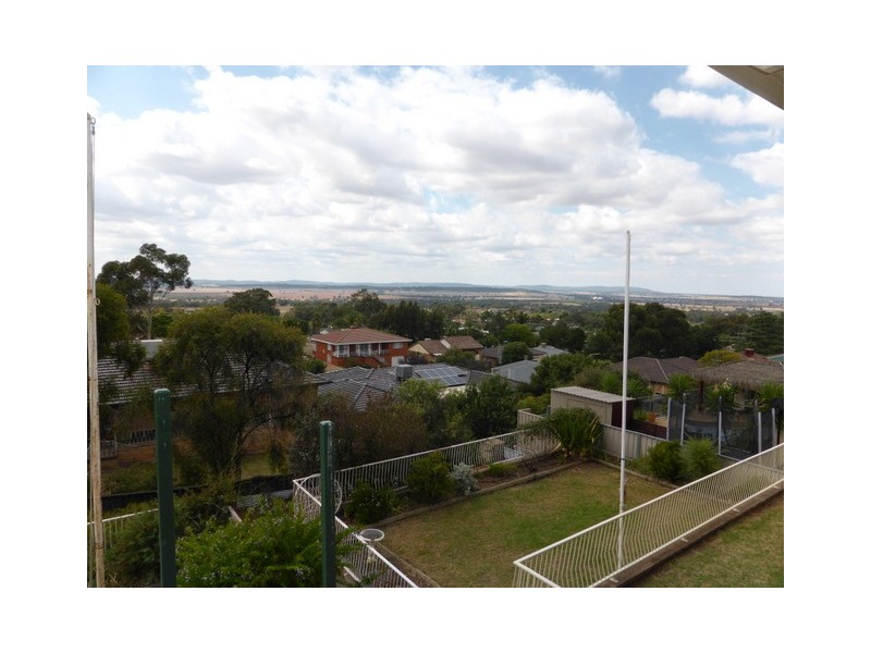 15 Mendos Place, Parkes NSW 2870